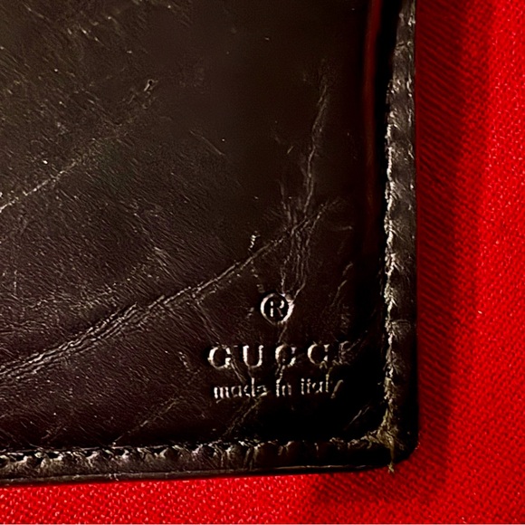 🔥Gucci (Authentic) GG Emblem bi-fold wallet - Picture 13 of 15